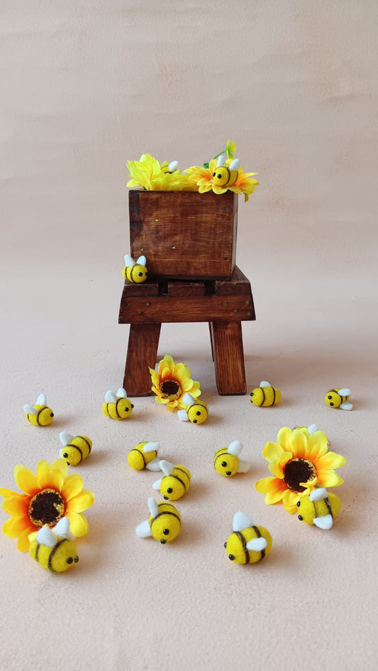 FELT BEES SET OF 2