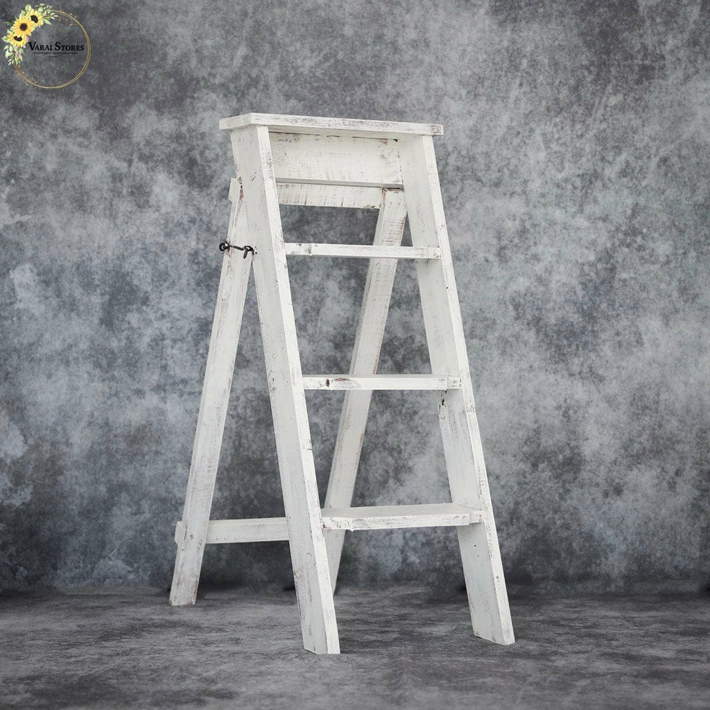 MATERNITY LADDER  DISTRESSED WHITE